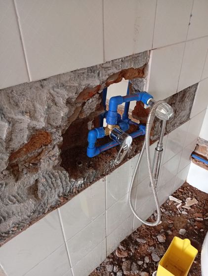 Instalación de tubería y llave de paso